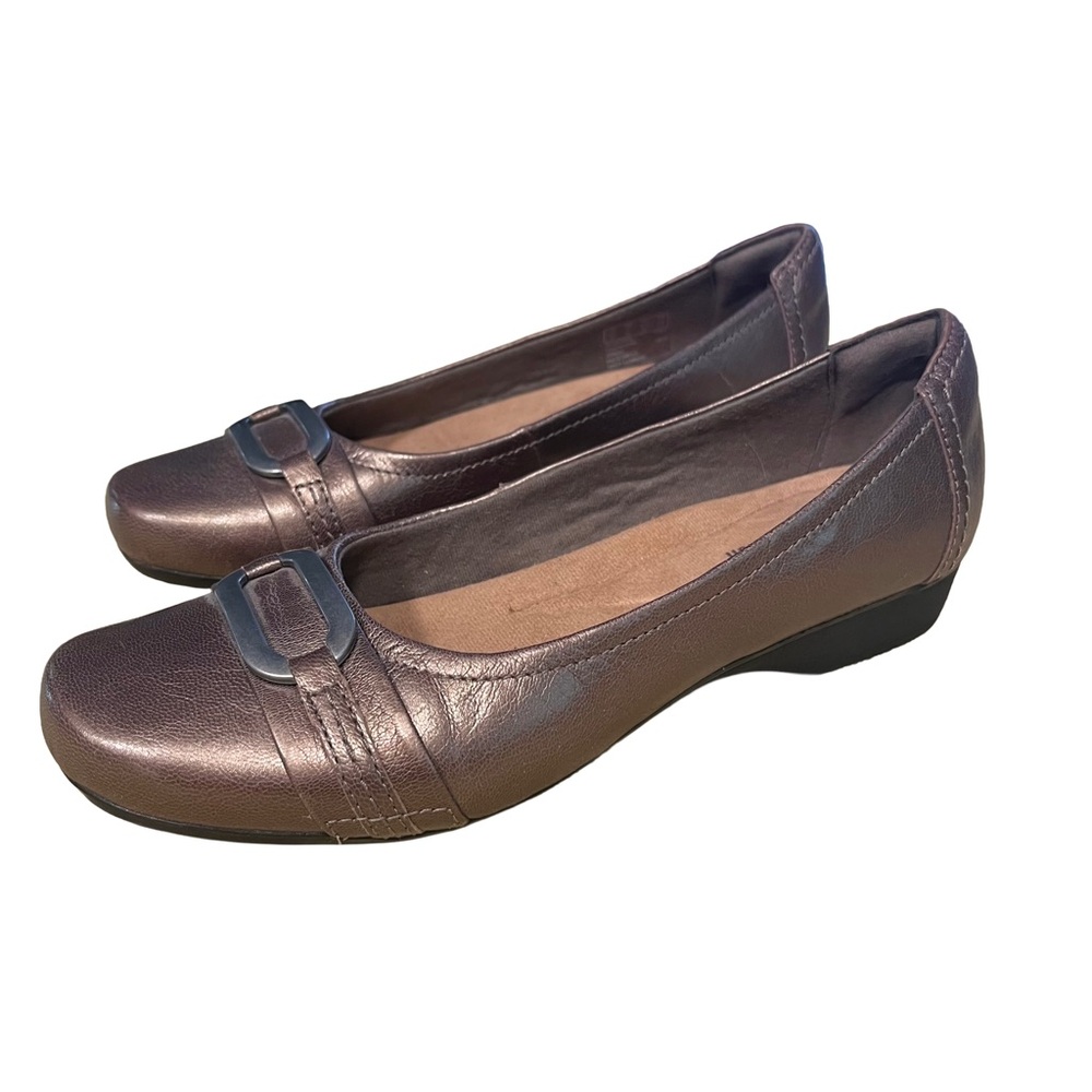 Clarks Collection Soft Cushion Leather Bronze Metallic Sz 7 Flats Buckle EUC